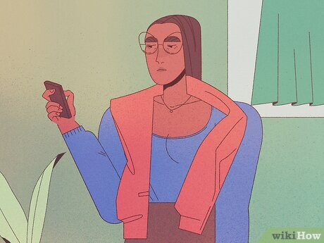 Step 2 He doesn’t initiate text or phone conversations.